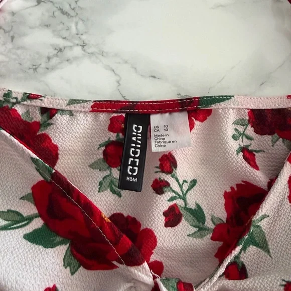 H&M Floral Ruffle Sleeve Top - Picture 3 of 3